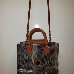 Dooney &Bourke crossbody bag